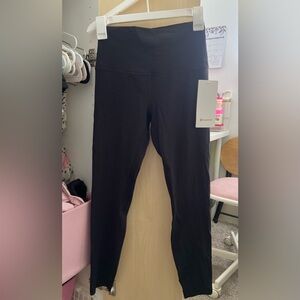 Band New with tag Lululemon Black Align HR pant 25’’ leggings